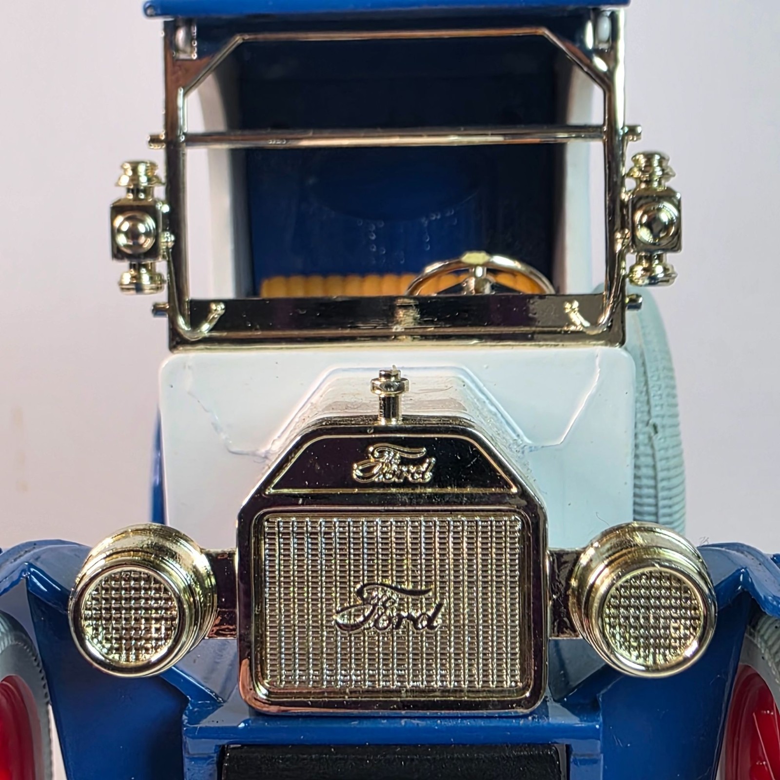 Vintage Ertl 1917 Ford Model T Amoco Delivery Van Bank Limited Edition USA    thumbnail 9