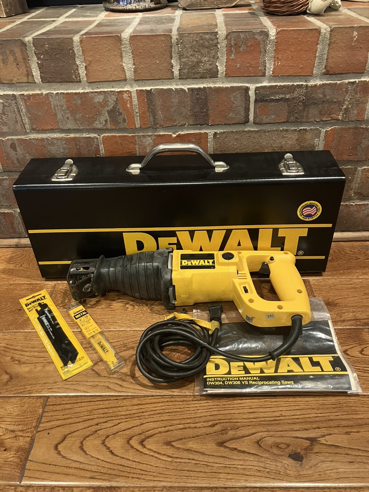 DeWalt DW304 Corded Reciprocating Saw In Metal Hard Case Great