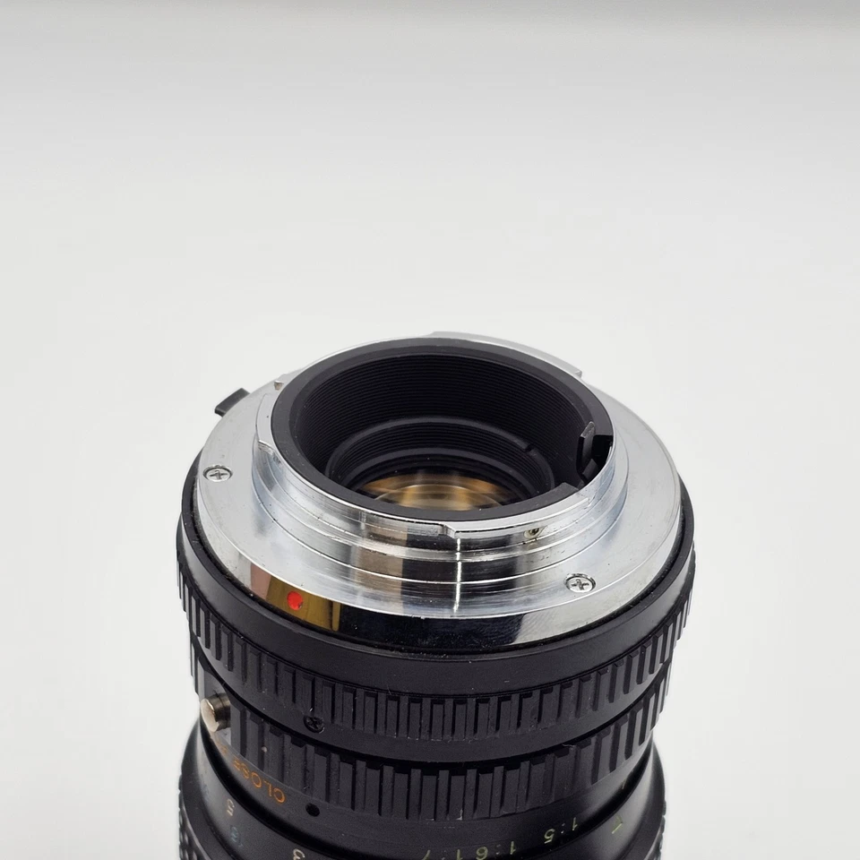 Tokina RMC 35-105mm f/3.5-4.3 zoom lens for Minolta MD mount - Image 4 of 4