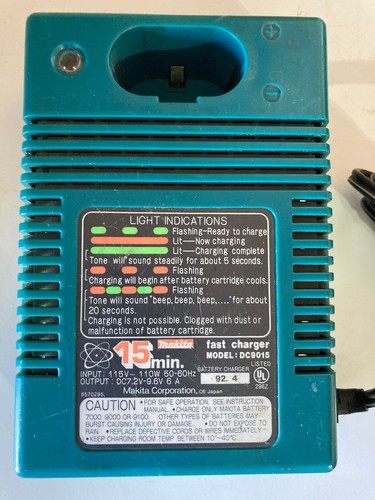 Makita caricatore rapido DC9015 15 MIN USCITA DI CARICA: INGRESSO DCC7.2V-9.6V 115V - Foto 6 di 8