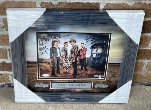 Doctor Who Eleventh Cast Signed Framed 8x10 Photo JSA COA 11th Matt Smith - Picture 1 of 3