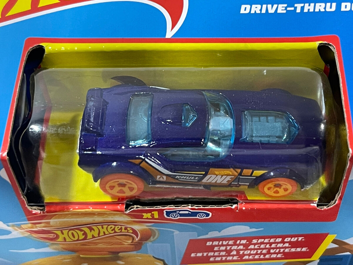 Hot Wheels City Burger Drive-Thru Playset with 1 Diecast Vehicle Free  Shipping!