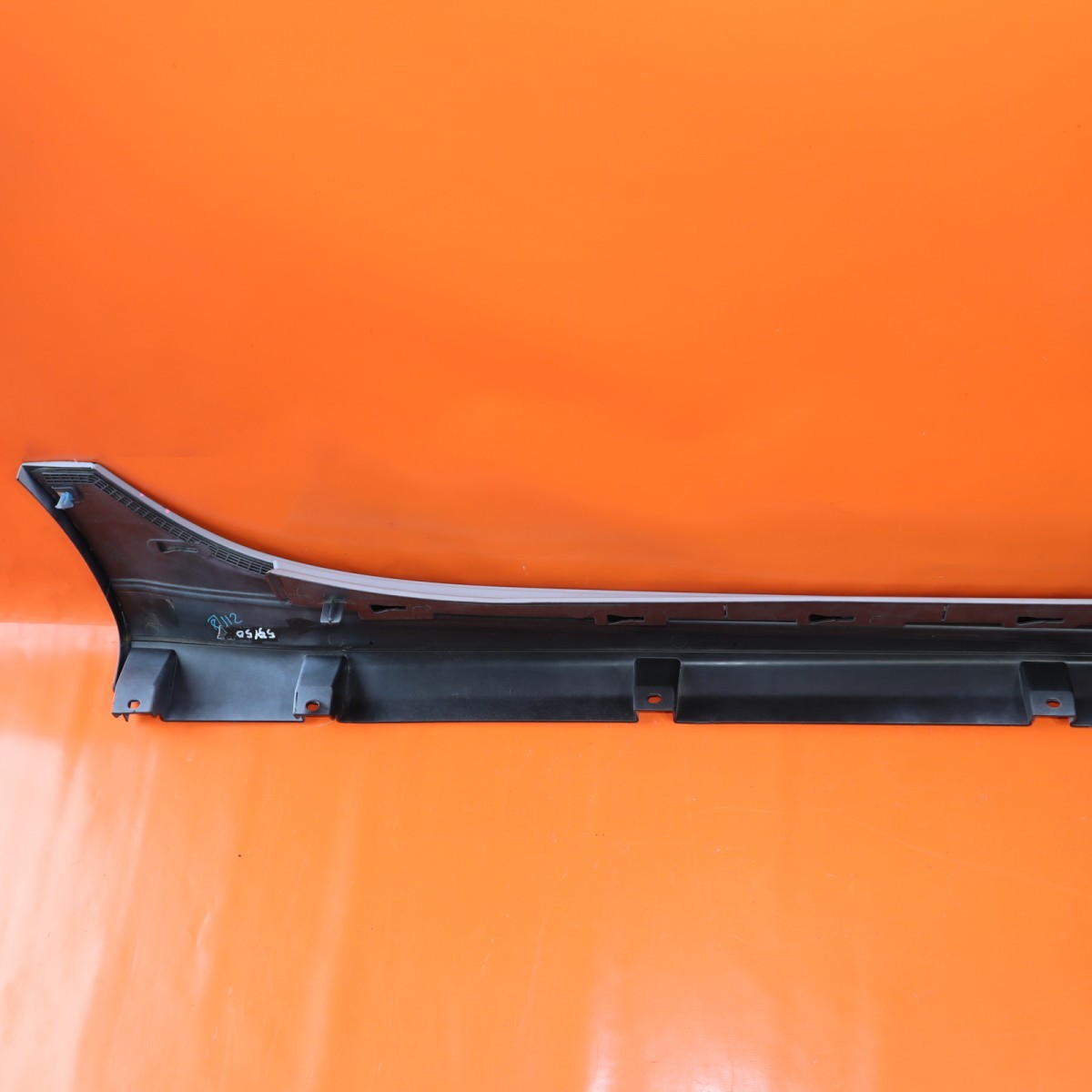 MASERATI GHIBLI ROCKER MOLDING LEFT DRIVER 2014 2015 2016 2017 670010789 OEM