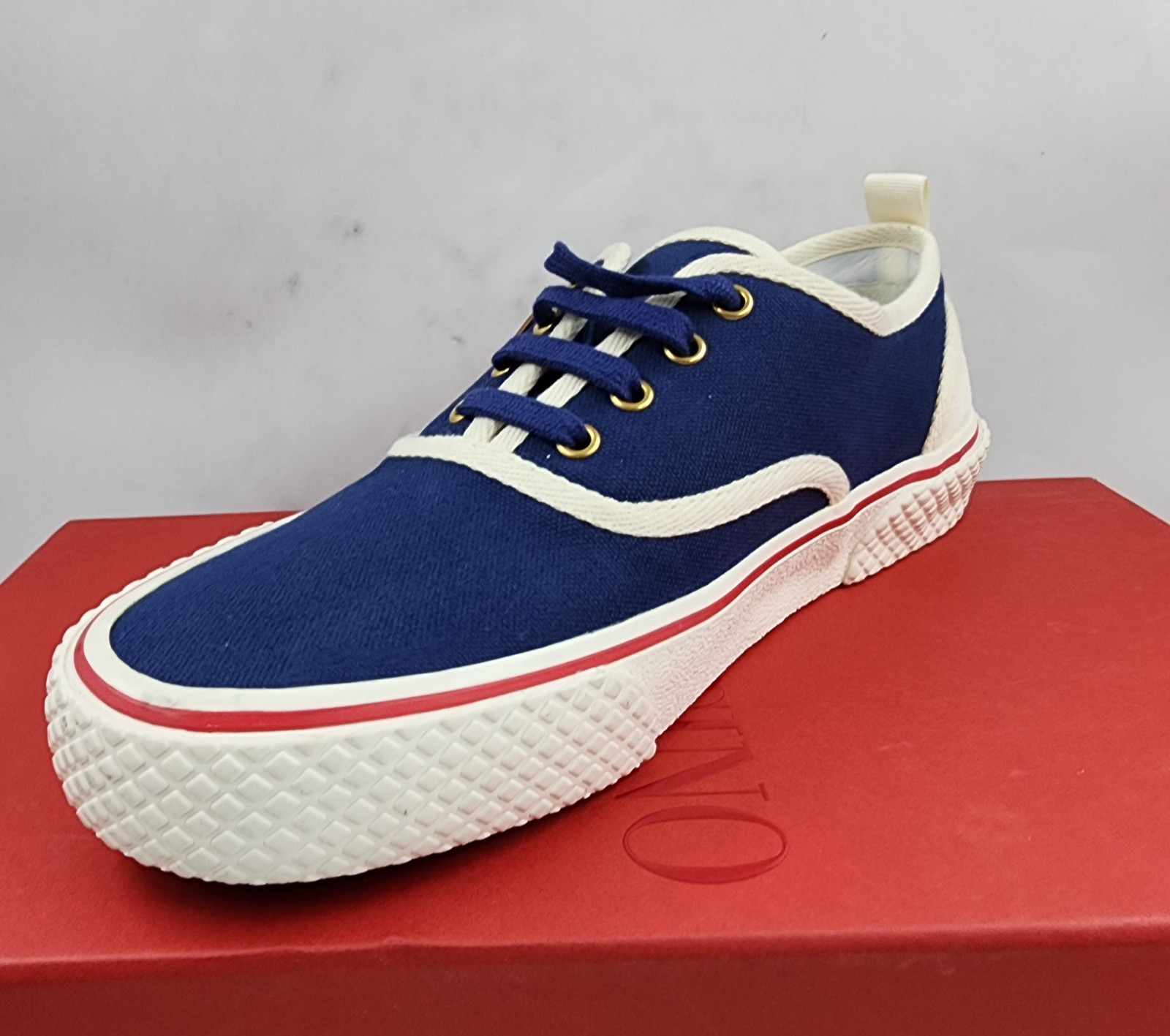 Valentino Garavani Nojoke V Logo Low Top Sneakers Men 43.5 Indigo/Ivory Lace Up image 7