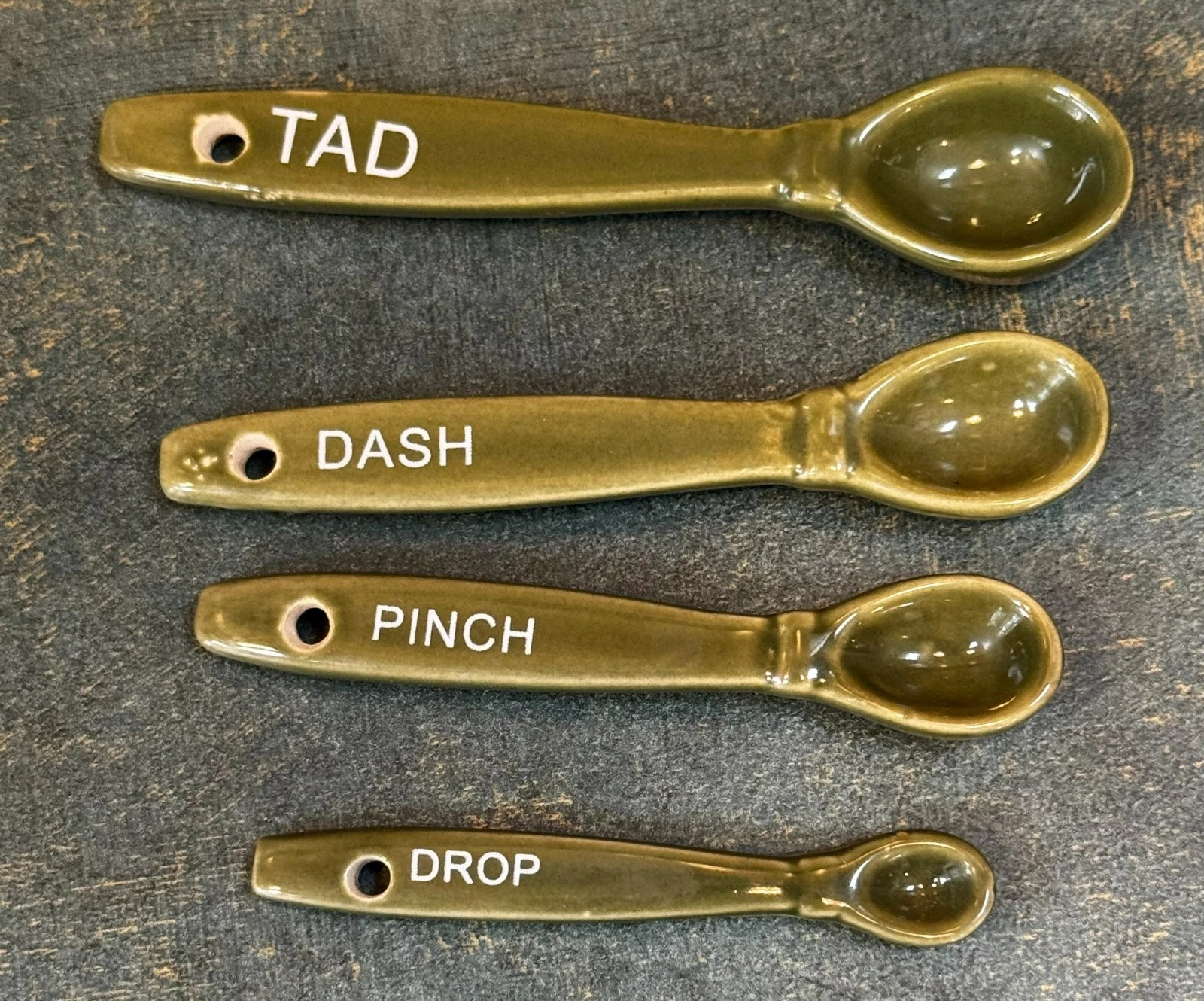 Temp-tations Fun Size Measuring Spoons: Tad, Dash, Pinch, Drop. Olive Green
Opens in a new window or