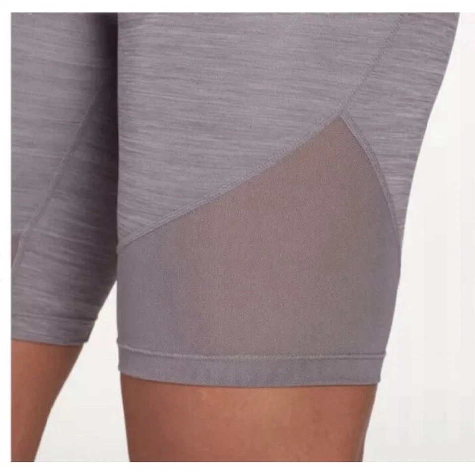 Pantalones Cortos Nike Pro Talla XS Para Mujer Dri Fit Calce Ajustado Para Mujer 8" Gunsmoke Foto 3 de 4