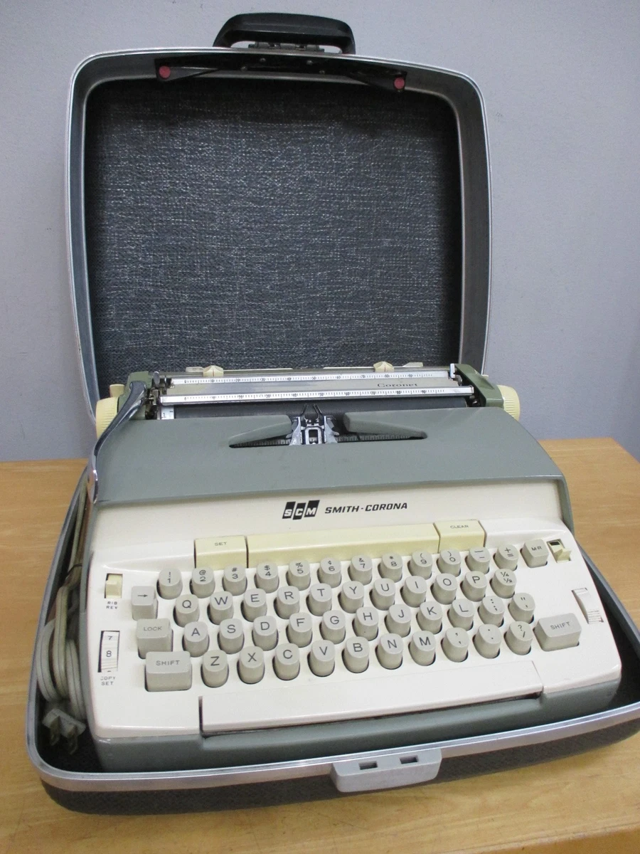 電動タイプライターSmith-Corona CORONA Seventy Smith Corona Electric Collectible Typewriters with Vintage for