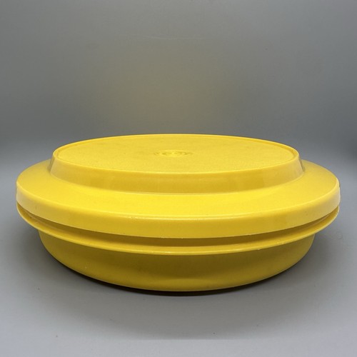 Vintage Tupperware Super Seal-N-Serve Yellow Bowl #1336-14 with Lid #1337-13 - Picture 2 of 7
