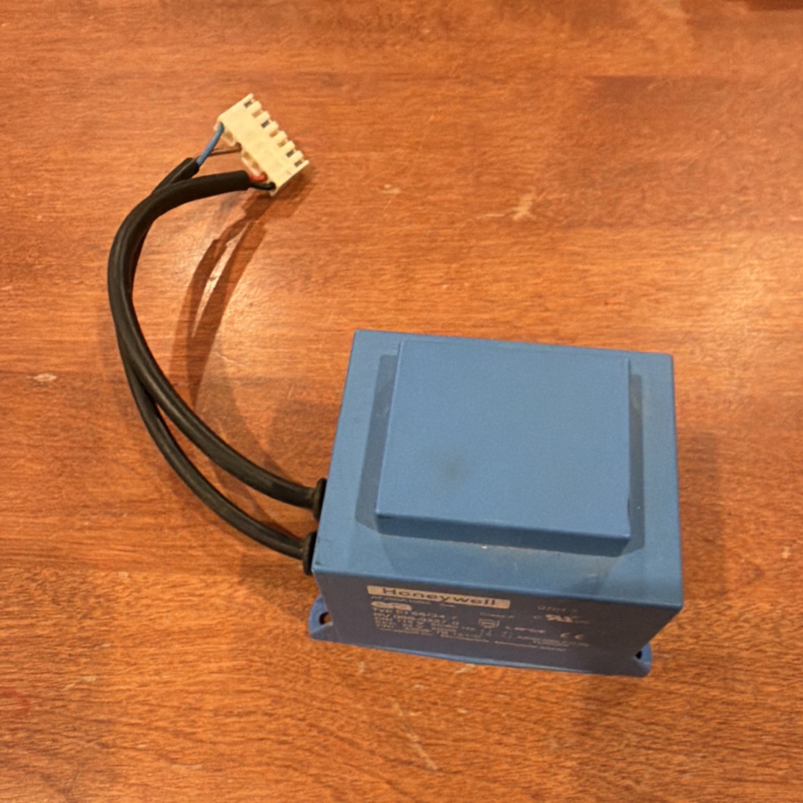 Honeywell AT250A1009 Step-Down Power Transformer 115V to 24V 50VA Chassis