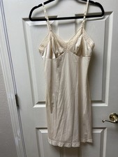 Vanity Fair Full Slip Sz 34 Long Lace Nylon Vintage Retro Glam
