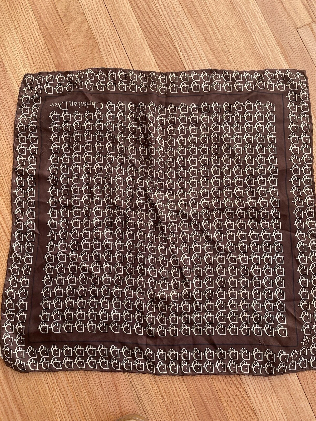 Foulard vintage en soie Christian Dior logo monogramme 