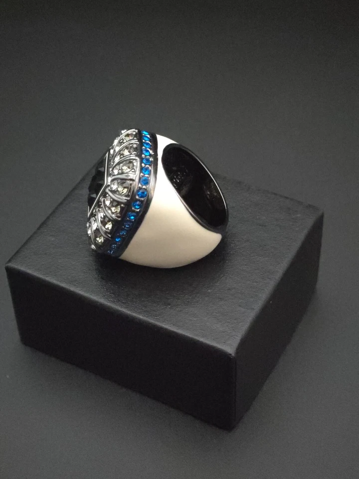 Princess Amanda Borghese White Enamel Square cut Crystal Ring Fashion Jewelry - Image 3 of 4