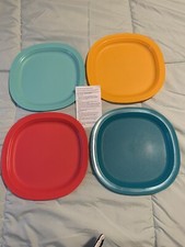 Tupperware 3398B Luncheon Plates Microwave Reheatable Set of 4 Colors