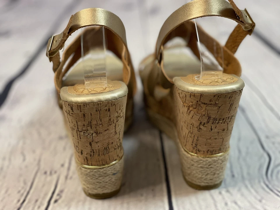 Sandalias de cuña Nature Breeze Oris de cuero sintético dorado corcho plataforma talla 10 Foto 3 de 4