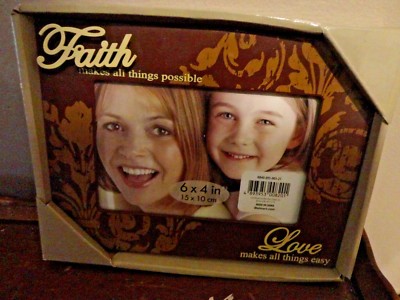 FAITH AND LOVE MAKES EVERY THING POSSIBLE FAMILY PHOTO FRAME 6'' X 4''