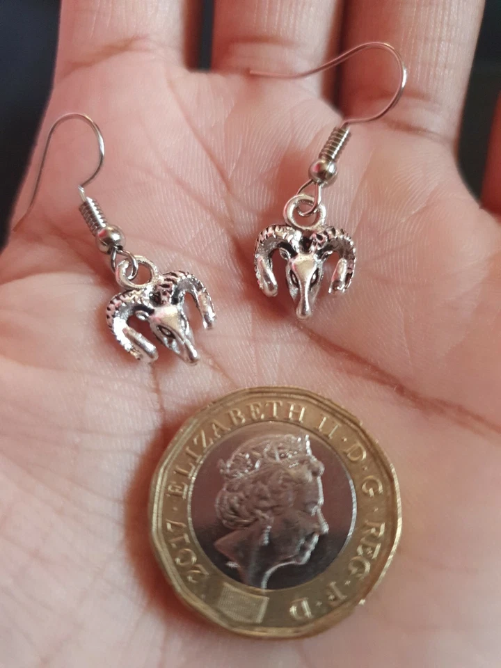 Damas Plateado Ram Gancho Animal Pendientes Animal de Granja Viaje Regalo Dije Pequeño Foto 3 de 4