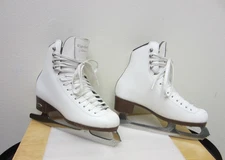 Riedell Diamond 133 Figure Ice Skates Size 4 / Medium WIDTH / Capri Blade 9 1/4
