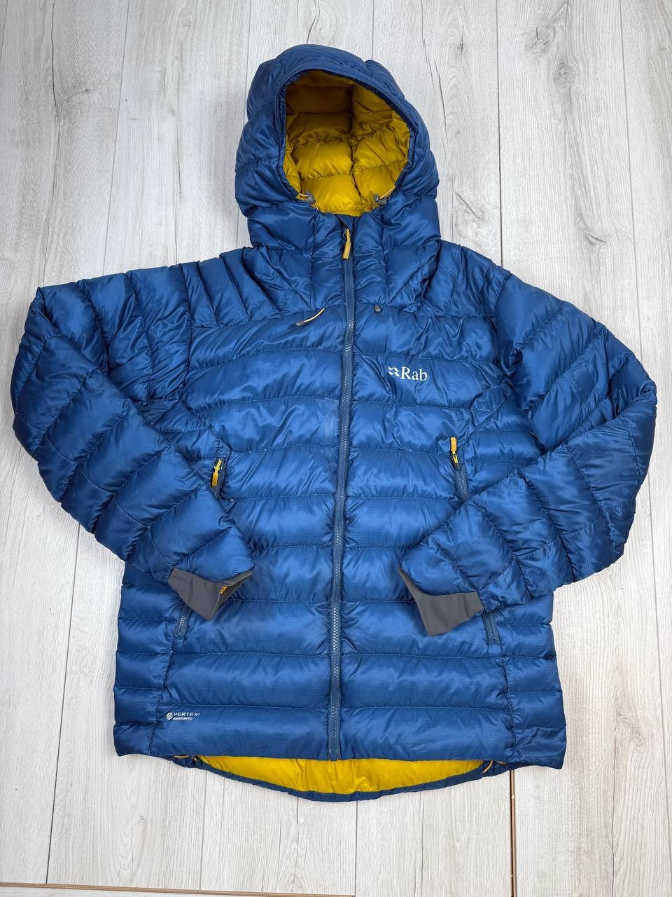 Men&rsquo;s L Blue Hooded Pertex Quantum Pro &ndash; Damaged