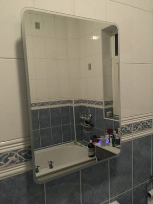 Smarter Badspiegel mit LED-Beleuchtung, Blue Tooth und Rasierereinheit 