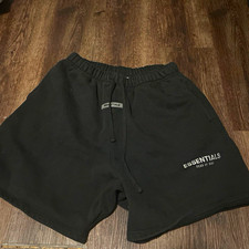 Essentials Fear of God Men  s Black Cotton Sweat Shorts Drawstring Logo Pockets L