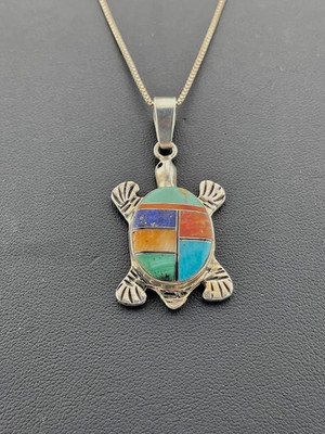 JAMES D SAUNDERS JS STERLNG SILVER MULTI GEMSTONE INLAY TURTLE NECKLACE 20'' 1864