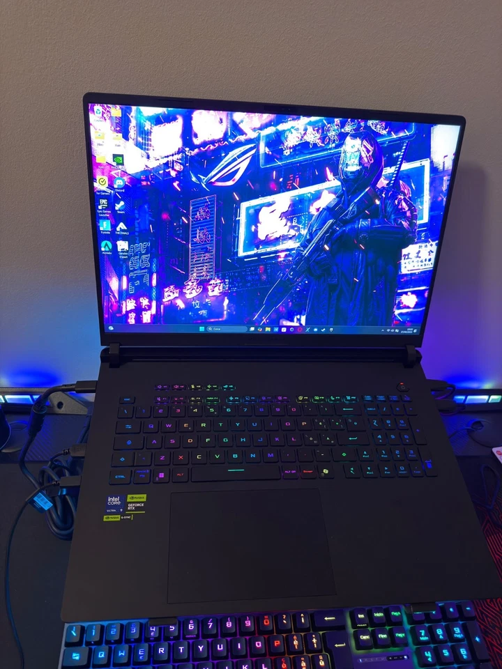 ASUS ROG G835LW Intel i9 64GB RAM 2TB SSD RTX 5090 17,3" 4K - 2 ANNI GARANZIA!! - Immagine 3 di 4