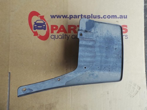 NISSAN NAVARA D40 09/2005-08/2015 MUD FLAPS RIGHT REAR - Picture 2 of 12