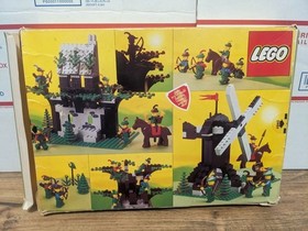 LEGO Vintage 1987 Forestmen Castle Camouflaged Outpost 6066 100% complete + box