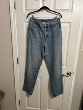 Bill Blass Women s 10 High Waisted 90 s Mom Jeans Light Wash Denim Easy Fit