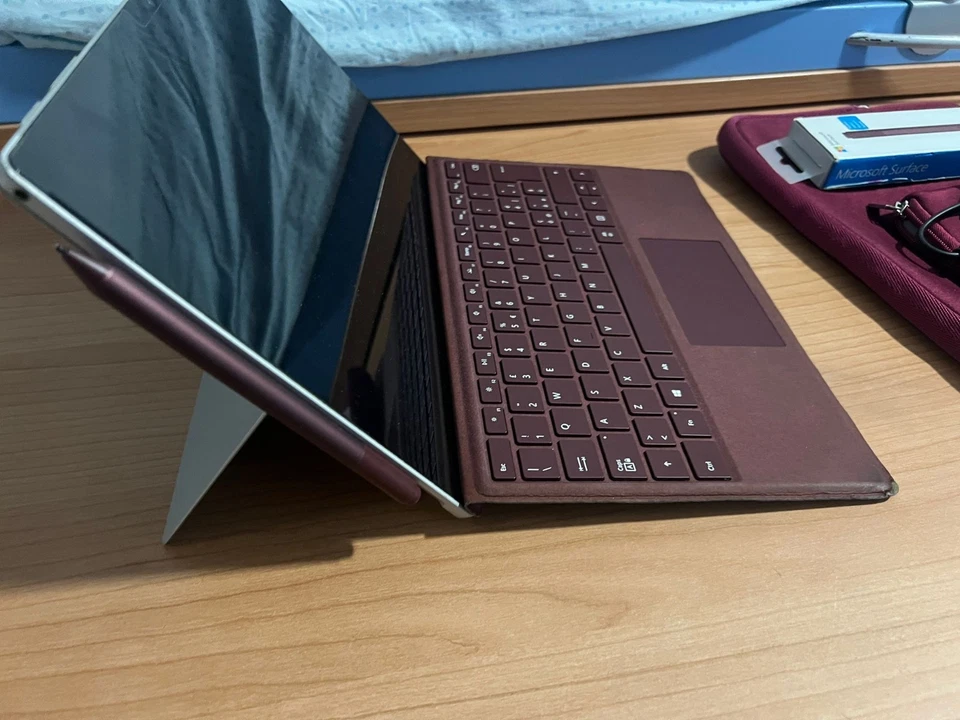 Microsoft Surface Pro 4 Core i5 4GB Ram 128SSD - Immagine 3 di 4