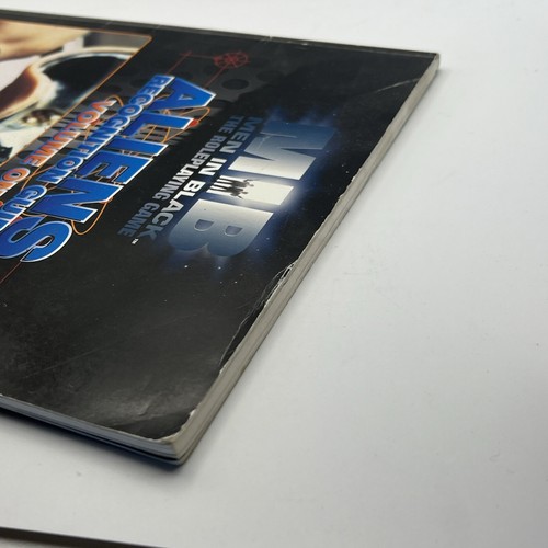 Men In Black RPG ROLLENSPIEL 1997: MIB Aliens Recognition Guide Book - Bild 3 von 6