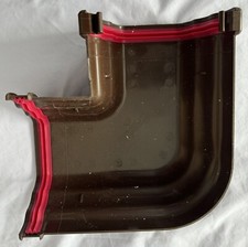 Angle carré marron Ogee 90 degrés pour systèmes d'eau de pluie à écoulement libre