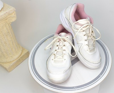 breast cancer awareness tennis shoes