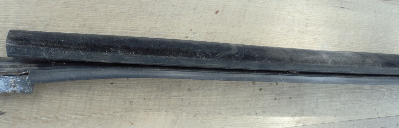 1997-2001 Ford Ranger Mazda Trucks    Window Inner Beltline Seal    Right side