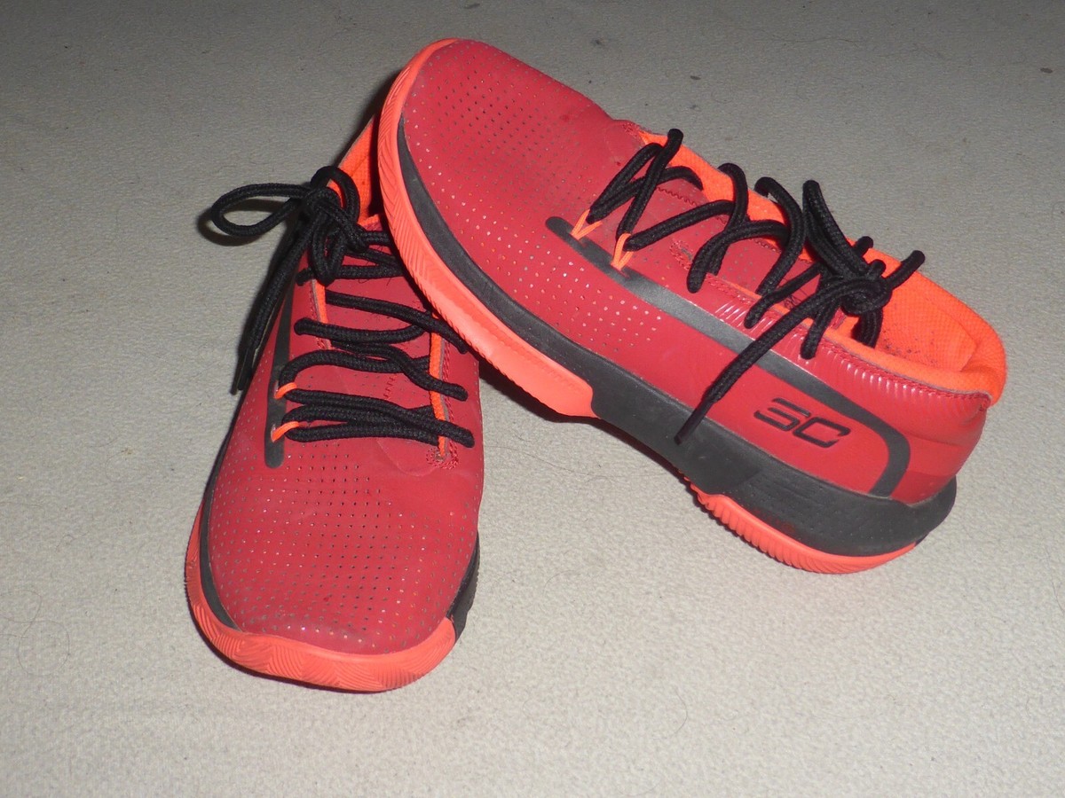 UNDER ARMOUR CURRY SC 3ZERO III BASKETBALL SHOES 3022117-601 SZ YOUTH  RED