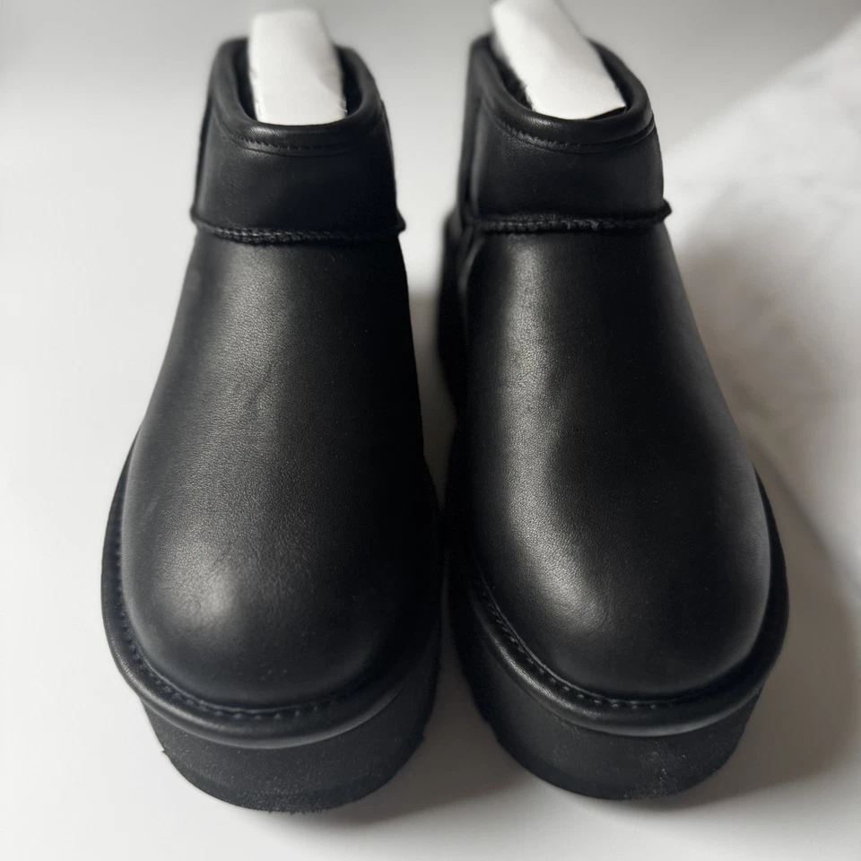 BOTINES UGG CUERO NEGRO CLÁSICO ULTRA MINI PLATAFORMA 2", US 7/ EUR 37 ~NUEVOS Foto 4 de 4