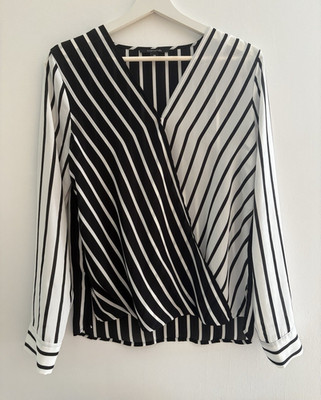 Comma Damen Bluse schwarz/weiß gestreift Gr. 38, Wickeloptik, Ballonsaum, leicht
