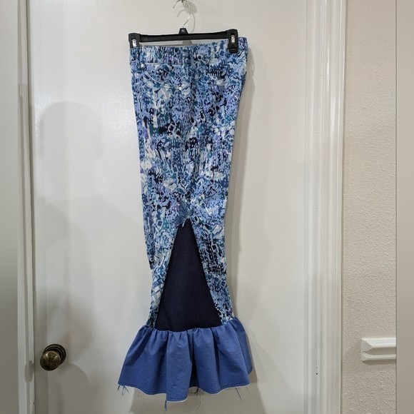 Stylish Blue Patterned Upcycled Refashioned Flare… - image 3