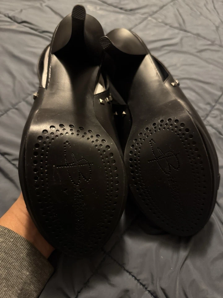 Zapatos de tacón de cuero negro B Makowsky talla 8,5 Foto 2 de 3