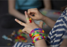 2500 Rubber Band Bracelet Kit, Loom Bracelet Making Kit for Kids, Rubber Ban...