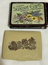 Vtg Coty Sweet Earth Colonial Wildflowers Scents Compact W/ Original Box