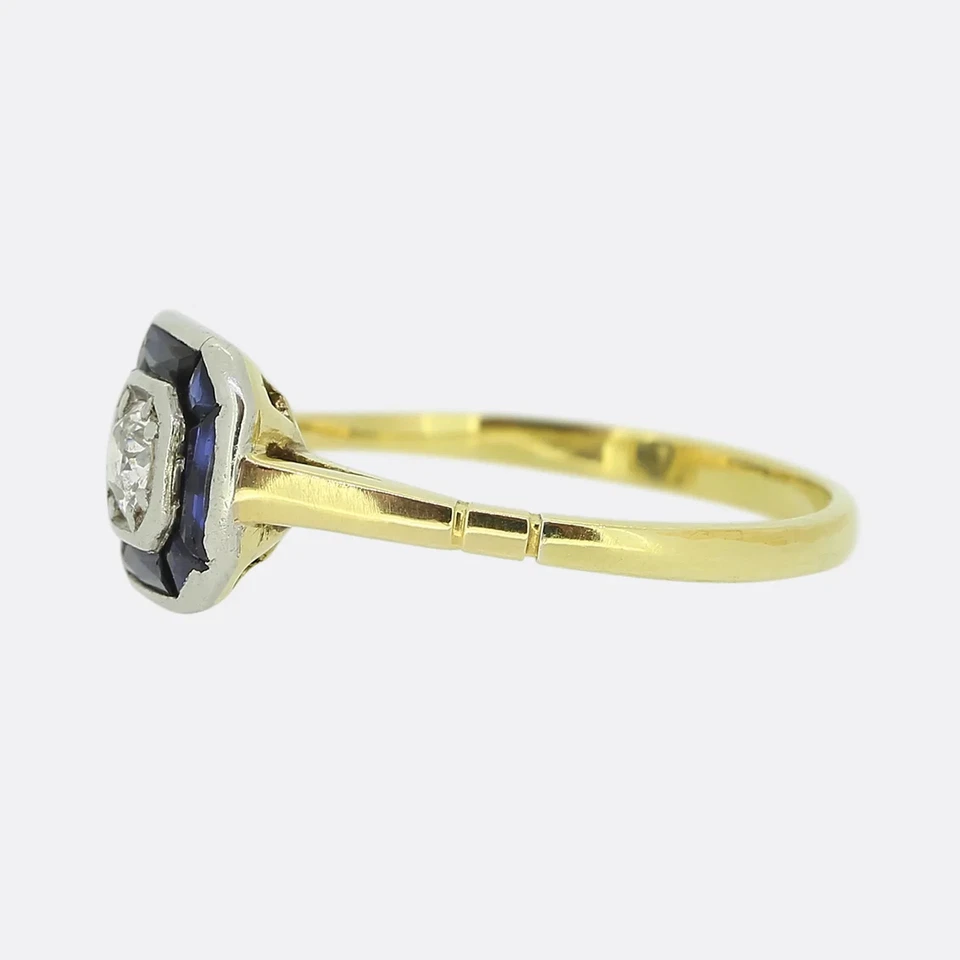 Anillo de compromiso estilo Art Deco de diamantes cultivados en laboratorio y zafiro azul en oro de 14 k Foto 2 de 4