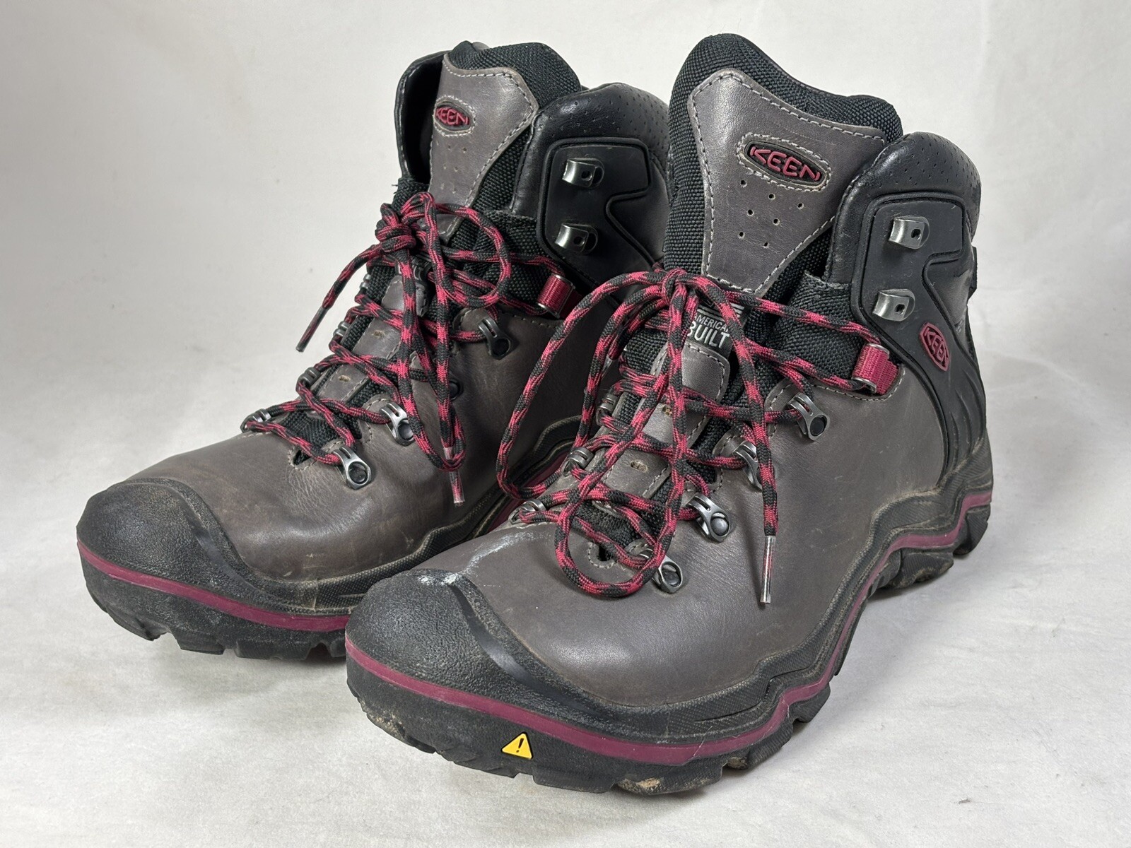 Stivali da trekking impermeabili Keen Liberty Ridge usati con cura $200 donna 9 1 2