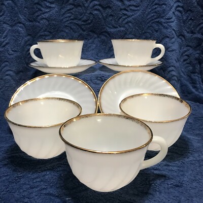 ANCHOR HOCKING FIRE-KING MILK GLASS SWIRL W/ GOLD TRIM 5 CUPS & 4
