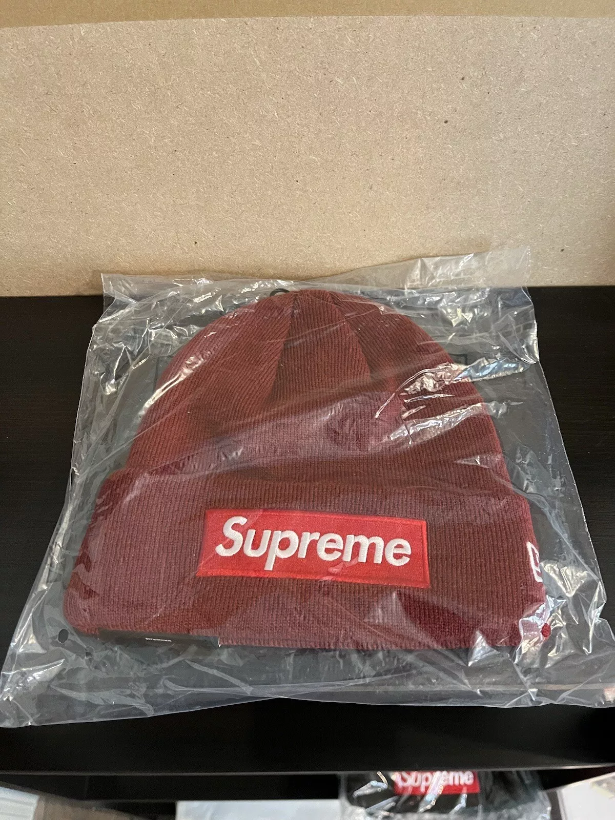 DS Supreme x New Era Box Logo Beanie Rouge Cardinal FW22 Taille Unique