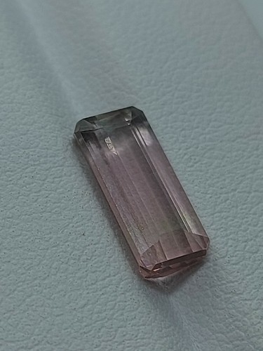 Natural Tri Color tourmaline Gemstone - Faceted loose Tourmaline 3.75 CTS - Picture 2 of 10