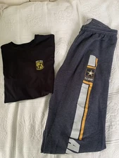 Lot Army ROTC T-Shirt Mens Medium Short Sleeve Black and Gray Sweatpants