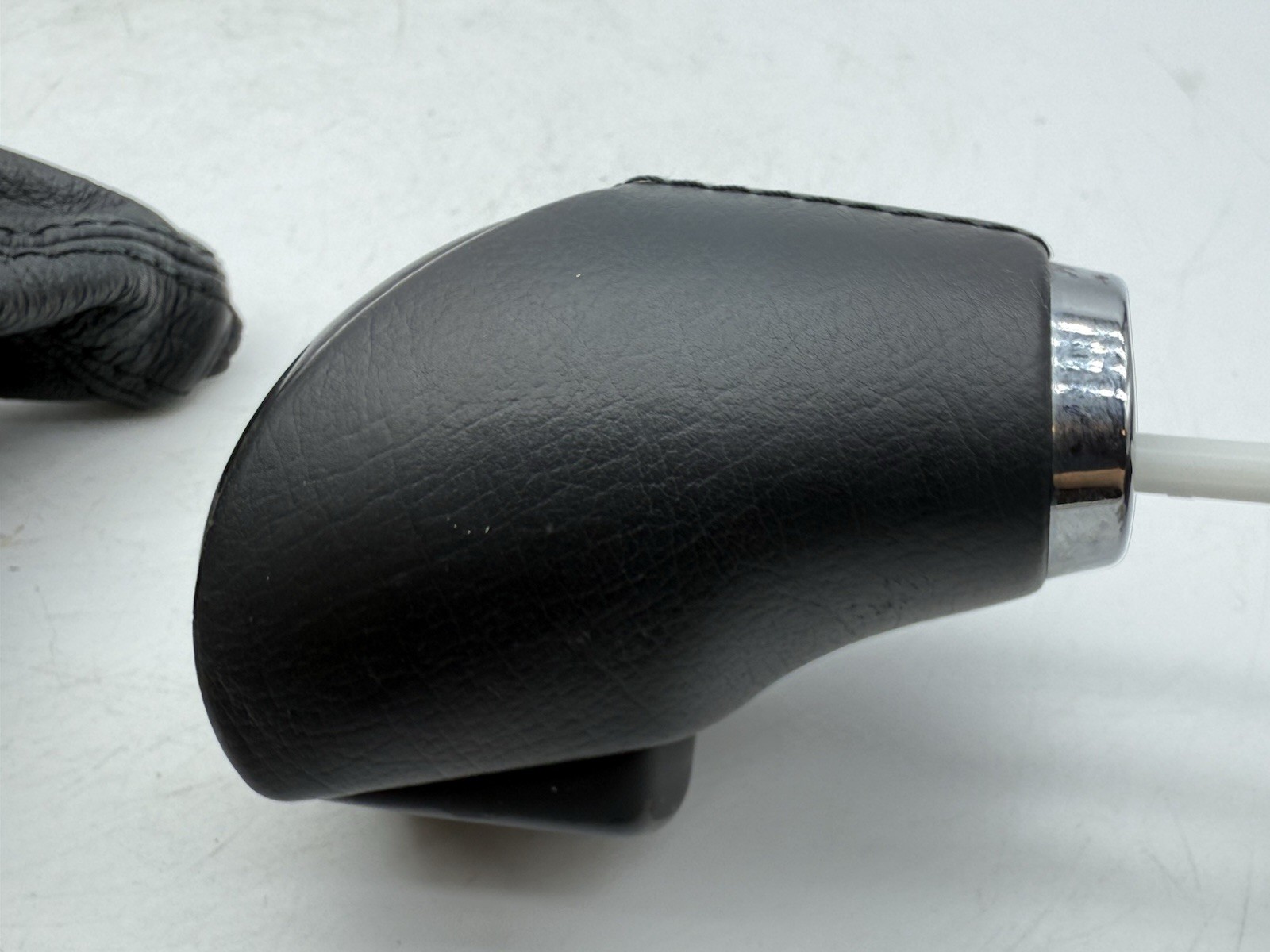 2003-2012 MASERATI QUATTROPORTE M139 CONSOLE GEAR SHIFTER BOOT W/ KNOB OEM