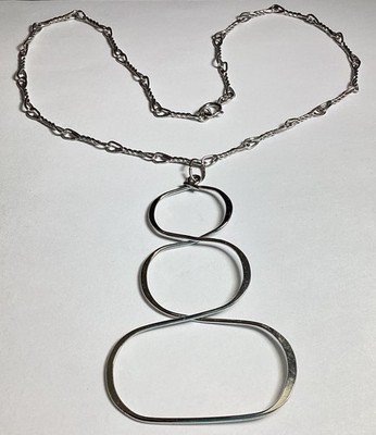 VINTAGE 20  TRIPLE LOOP PENDANT NECKLACE WITH FANCY CHAIN SILVERTONE PRETTY 