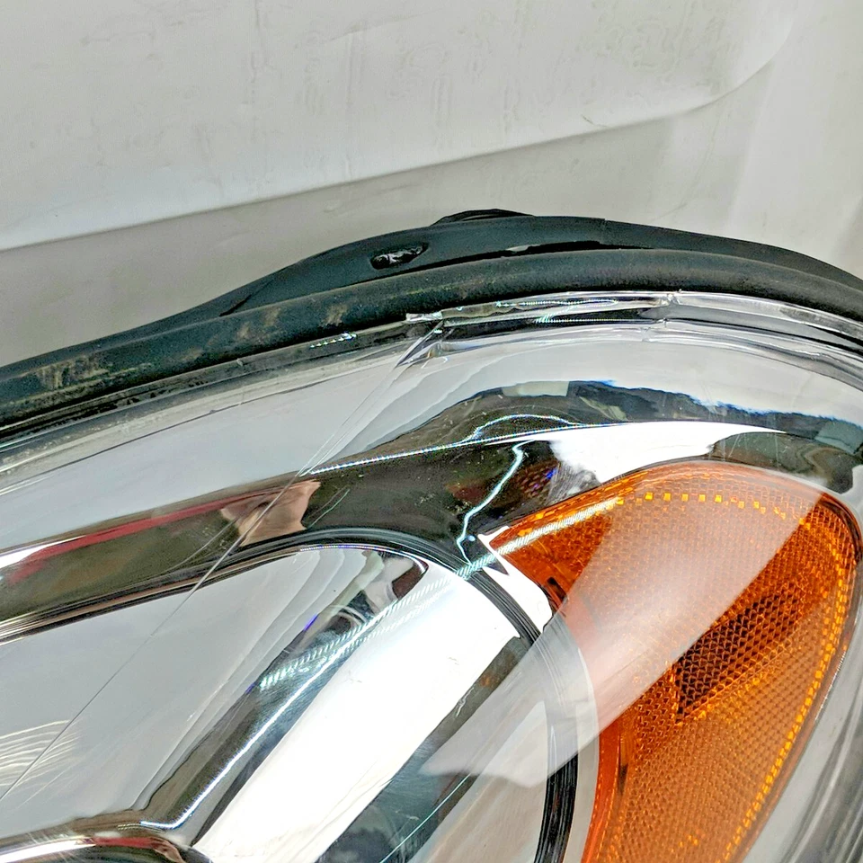 Faro izquierdo BLEM Dorman 1591888 para Chevrolet Impala Monte Carlo 10335105 nuevo de stock Foto 2 de 4